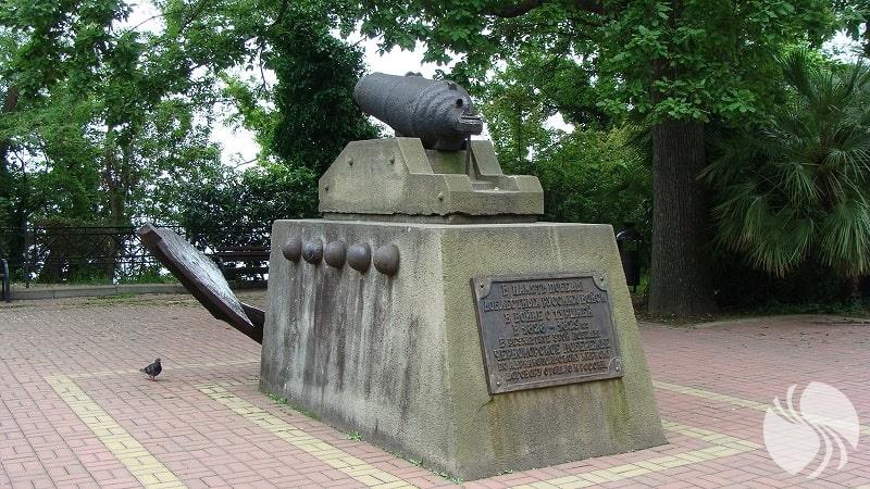 yakor-pushka-monument-Sochi-3.jpg yakor-pushka-monument-Sochi-3.jpg