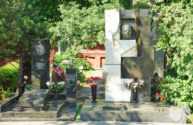 赫鲁晓夫纪念碑1.jpg
