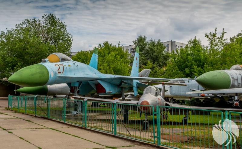 Su-27是苏联多用途的全机动、全天候战斗机.png